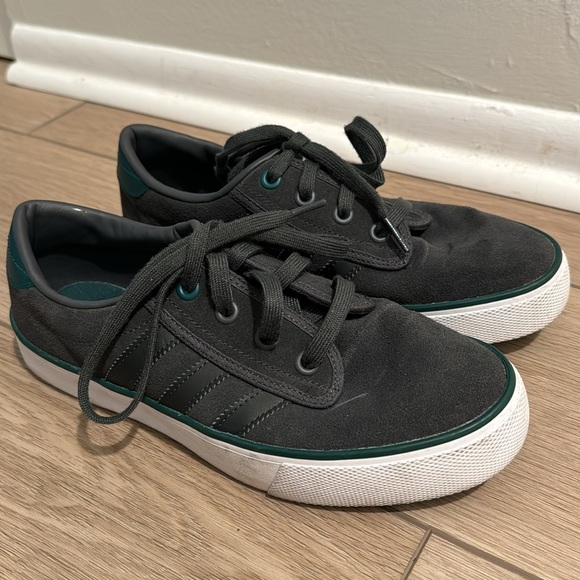 Addidas Kiel Sneakers - Picture 2 of 10